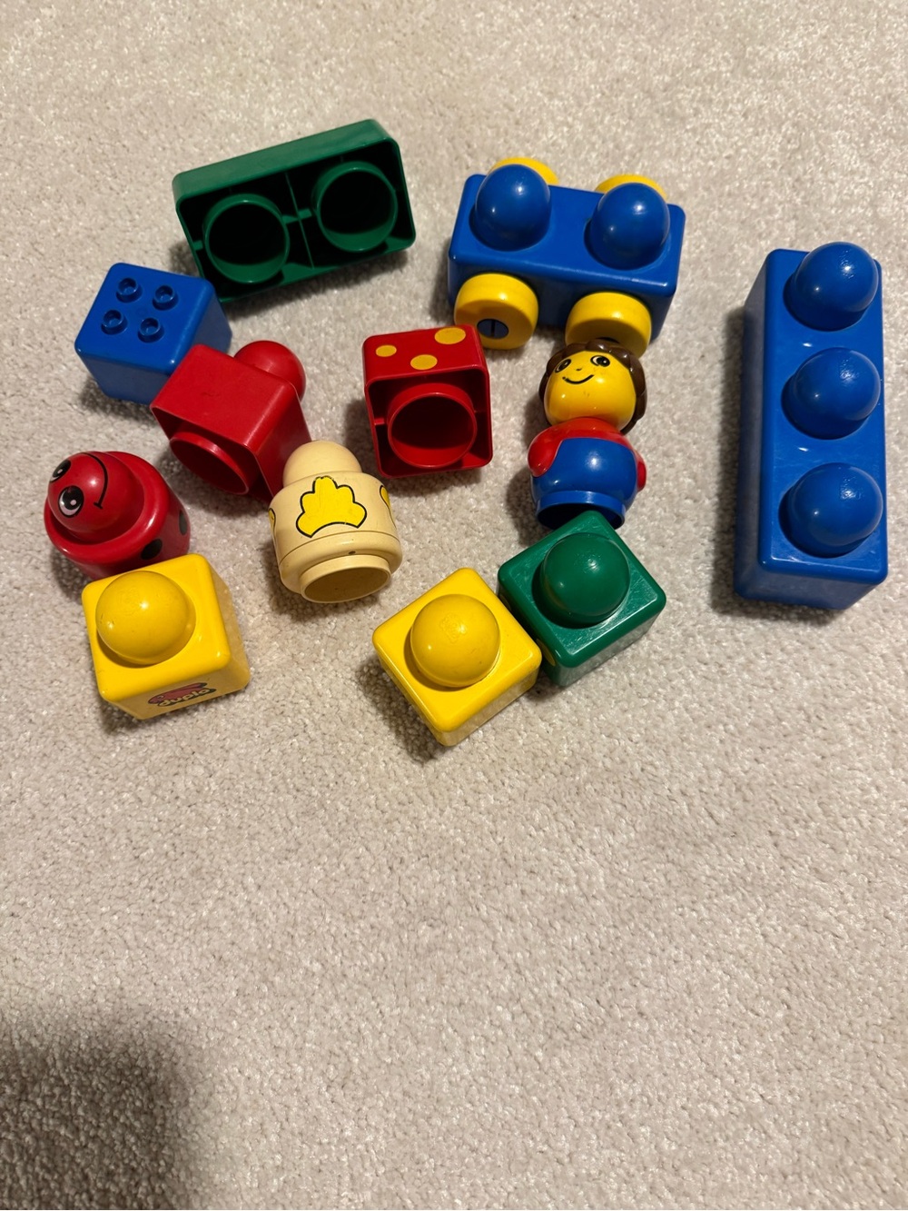 Lego Duplo Classic Bright Blue, Yellow, Red, Green & Cream Building Figures